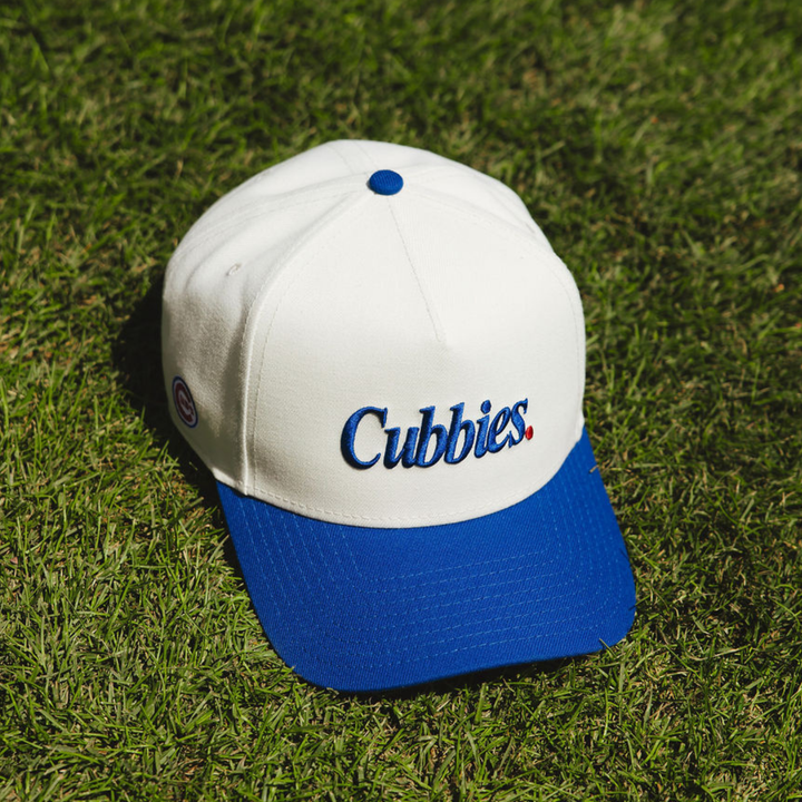 Chicago Cubs x Alice &amp; Wonder Cubbies Two-Tone 940 Cap — Ivory Caps NEW ERA CAP COMPANY